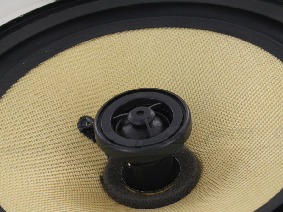 Round 6.5" Pair of Wall / Ceiling Mounted Speakers - 100w Kevlar Drivers (Photo )
